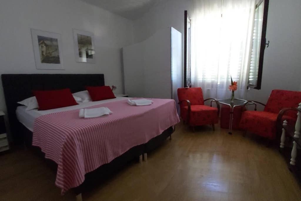 Apartment Brandel * Croatia * Brac * Selca * Puntinak Екстер'єр фото
